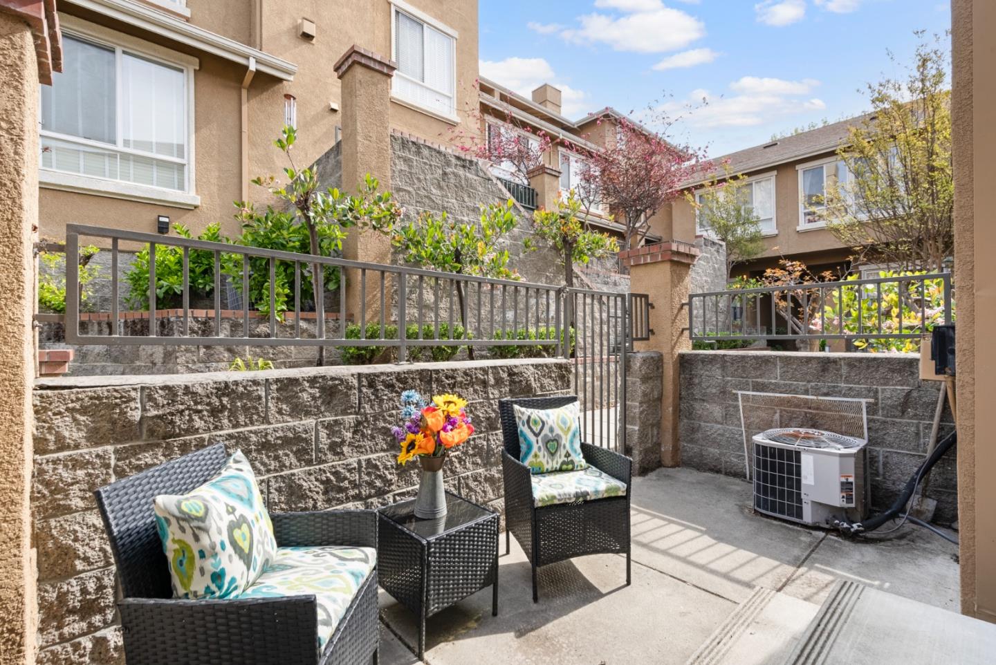 Detail Gallery Image 38 of 44 For 521 Tower Hill Ave #608,  San Jose,  CA 95136 - 2 Beds | 2/1 Baths