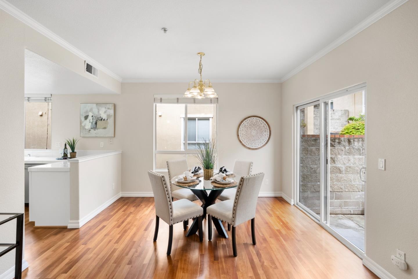 Detail Gallery Image 8 of 44 For 521 Tower Hill Ave #608,  San Jose,  CA 95136 - 2 Beds | 2/1 Baths