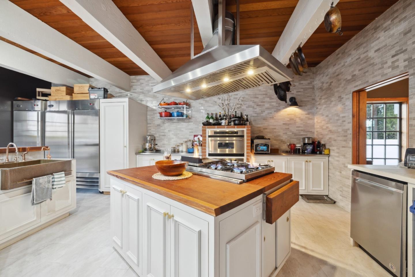Detail Gallery Image 13 of 95 For 11025 Alba Rd, Ben Lomond,  CA 95005 - 5 Beds | 4 Baths