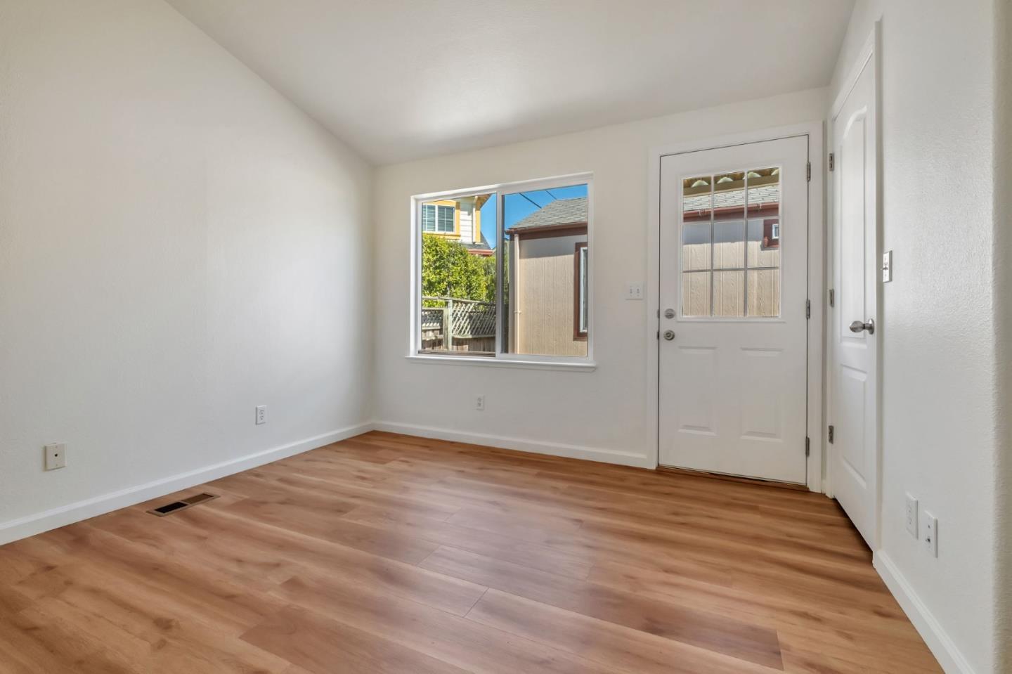 Detail Gallery Image 27 of 35 For 1625 Brommer St #12,  Santa Cruz,  CA 95062 - 3 Beds | 2 Baths