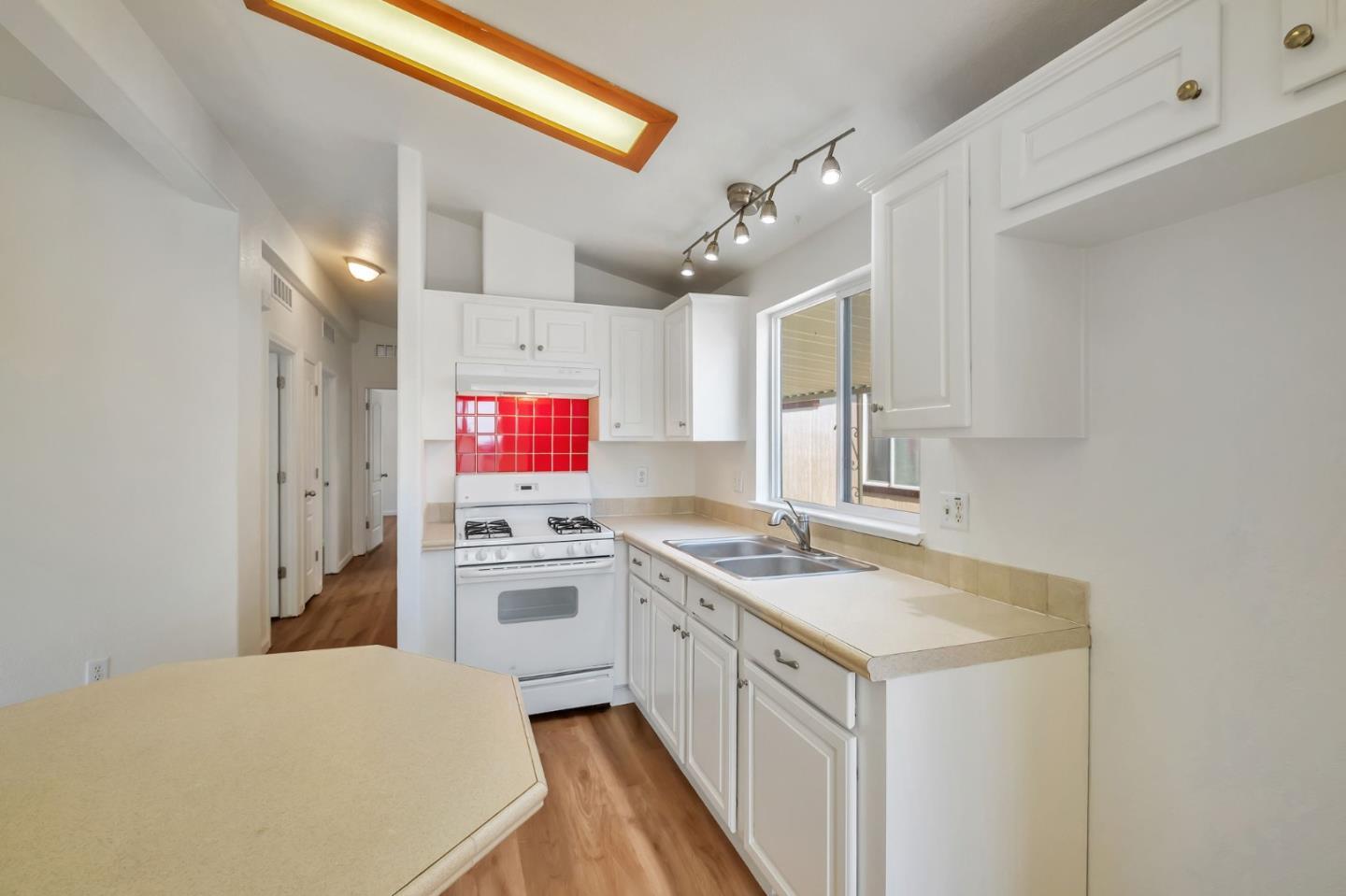 Detail Gallery Image 9 of 35 For 1625 Brommer St #12,  Santa Cruz,  CA 95062 - 3 Beds | 2 Baths