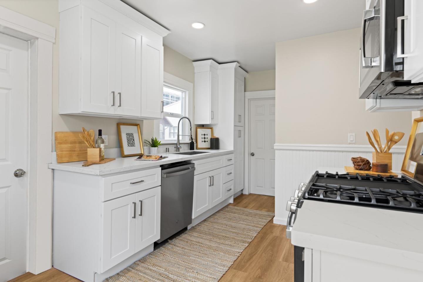 Detail Gallery Image 31 of 56 For 551 53rd St, Oakland,  CA 94609 - – Beds | – Baths