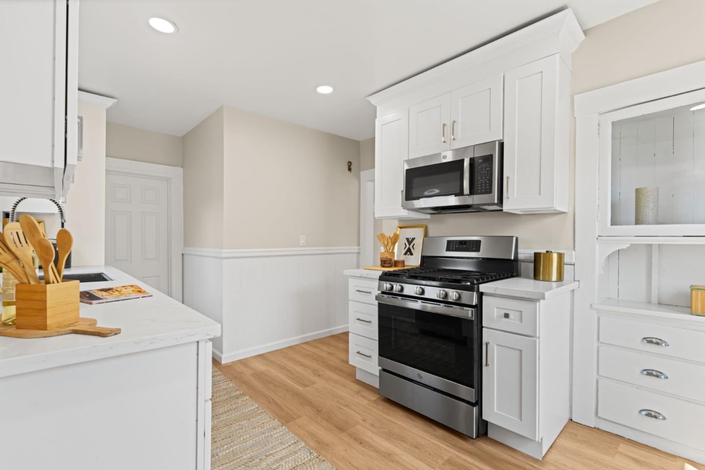 Detail Gallery Image 32 of 56 For 551 53rd St, Oakland,  CA 94609 - – Beds | – Baths