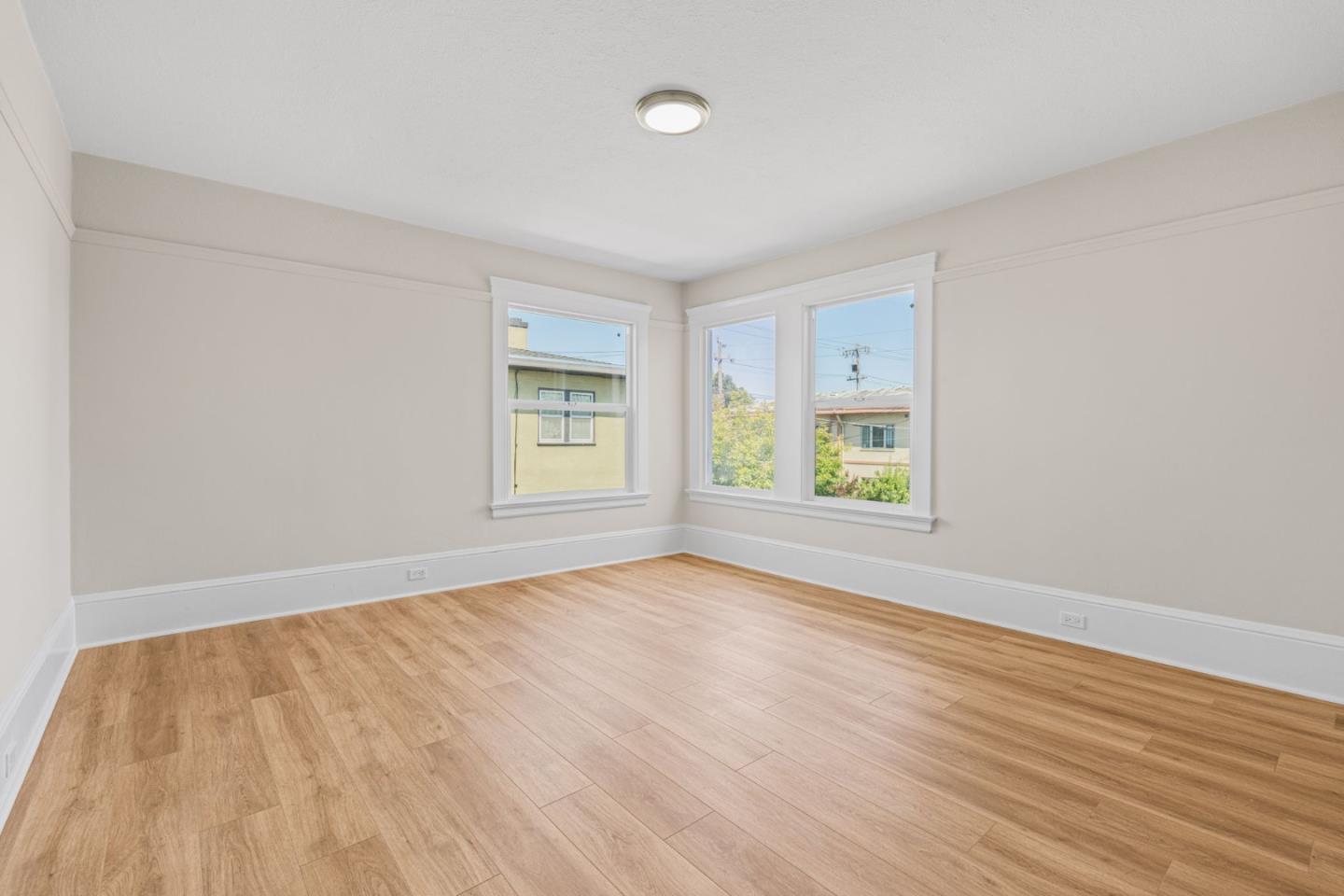 Detail Gallery Image 40 of 56 For 551 53rd St, Oakland,  CA 94609 - – Beds | – Baths