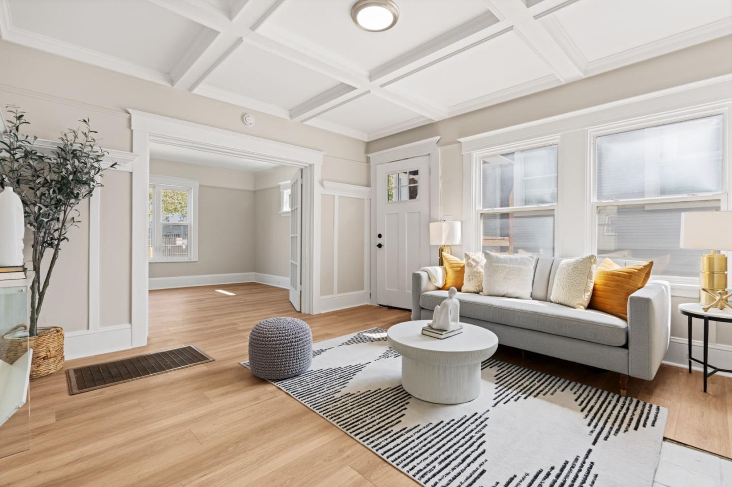 Detail Gallery Image 6 of 56 For 551 53rd St, Oakland,  CA 94609 - – Beds | – Baths