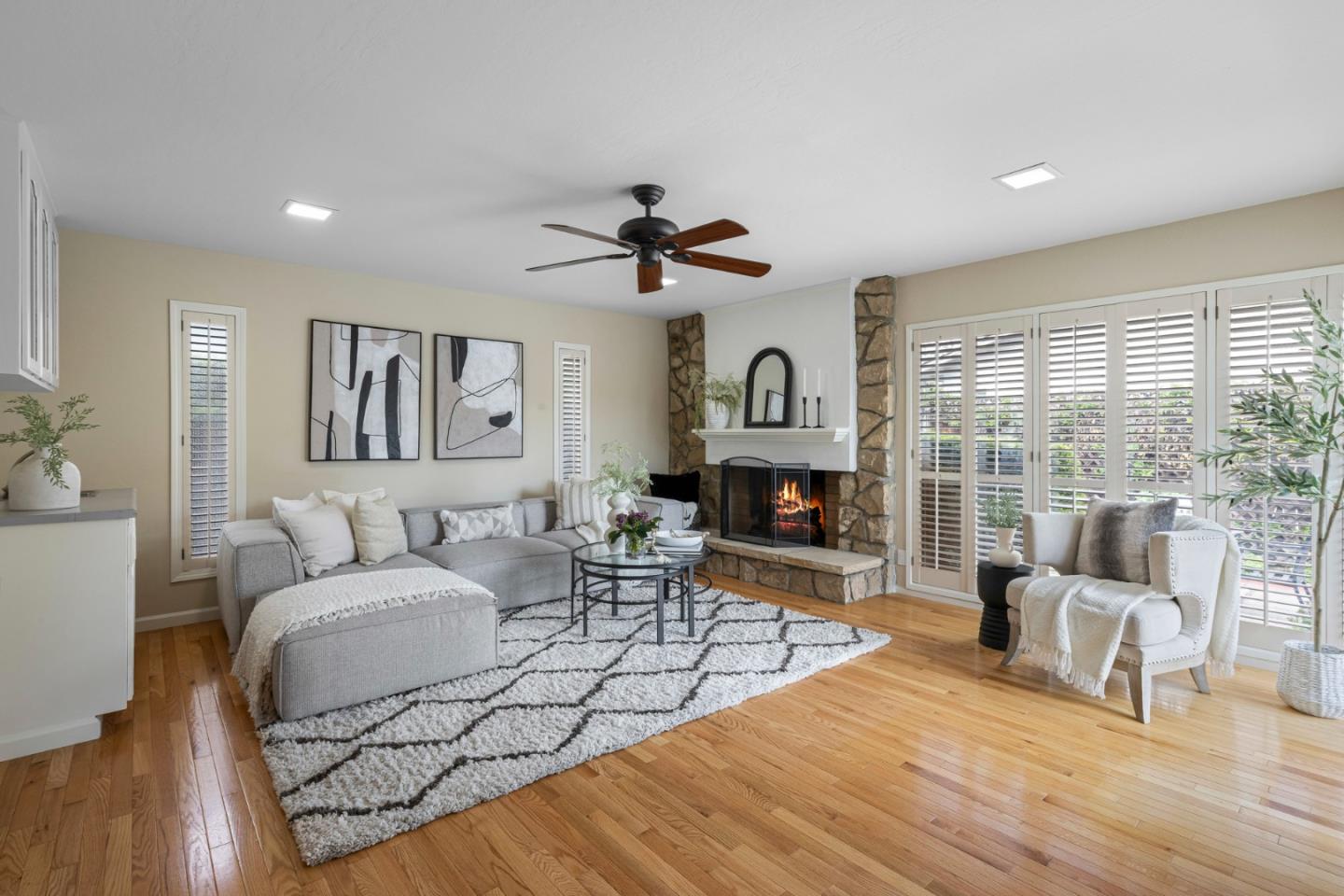 Detail Gallery Image 22 of 51 For 2356 Walden Sq, San Jose,  CA 95124 - 4 Beds | 2 Baths