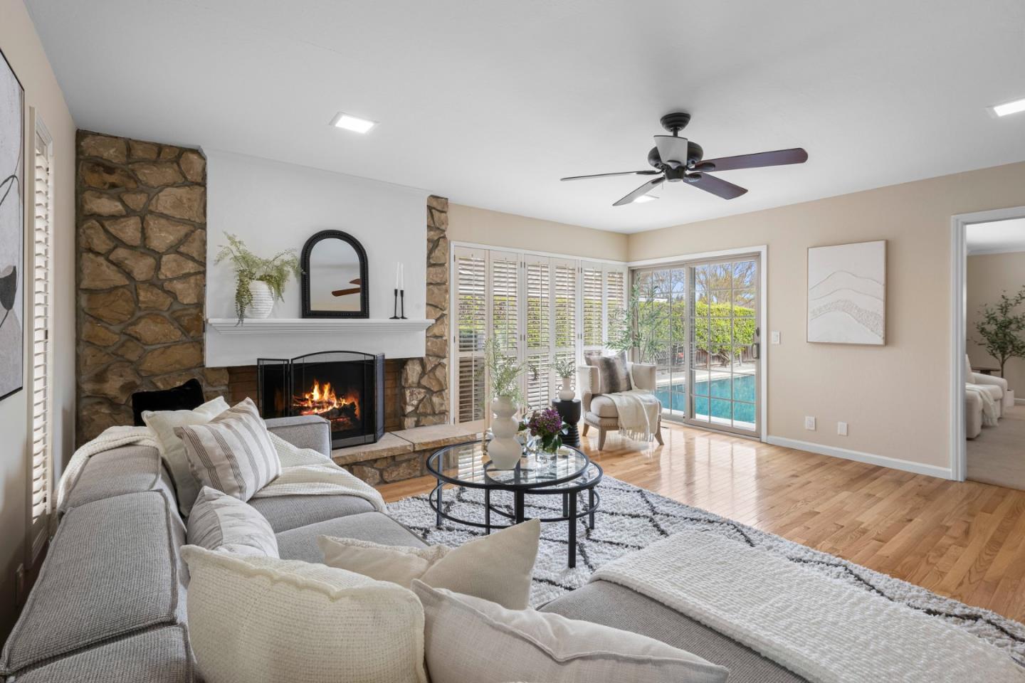 Detail Gallery Image 25 of 51 For 2356 Walden Sq, San Jose,  CA 95124 - 4 Beds | 2 Baths