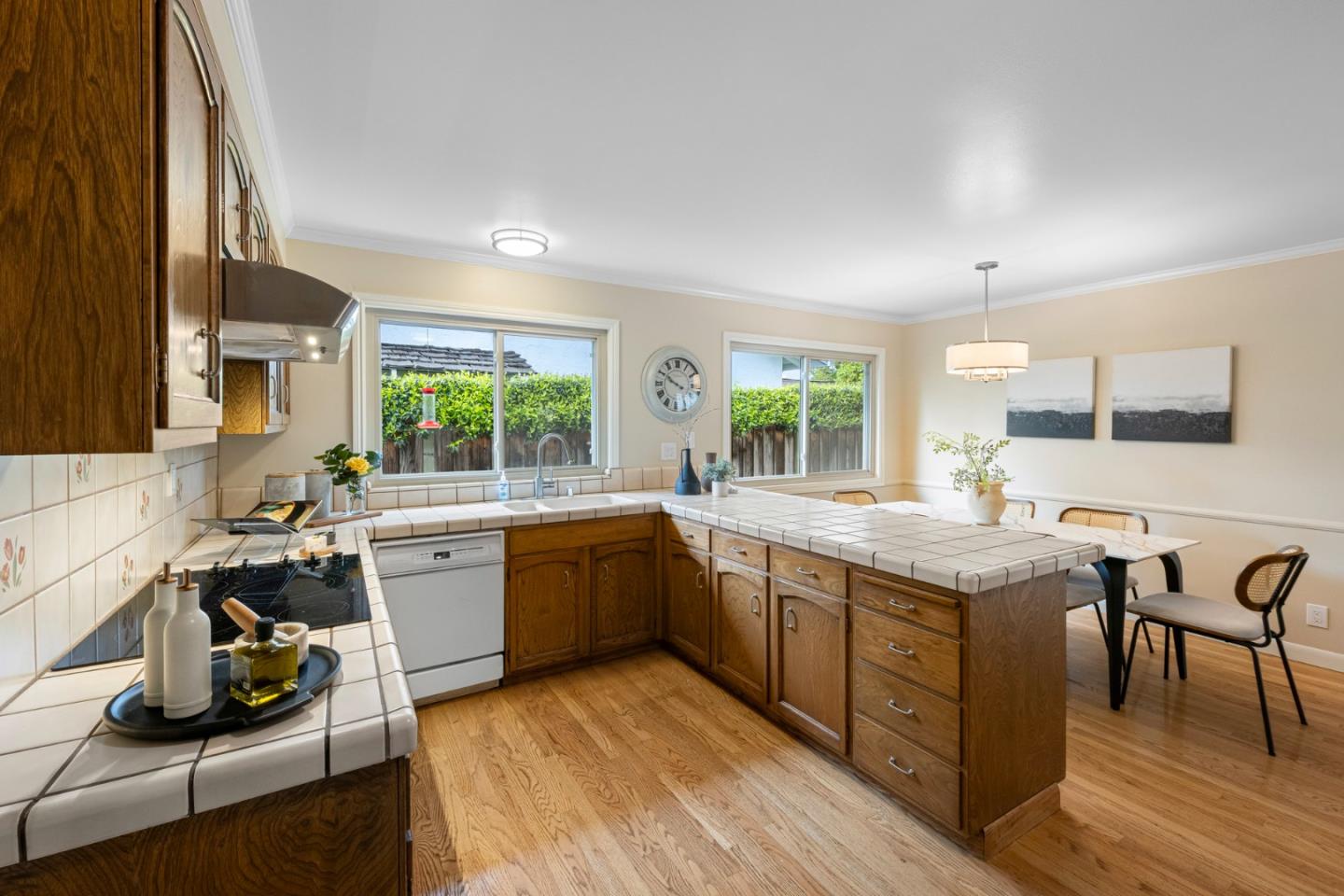 Detail Gallery Image 30 of 51 For 2356 Walden Sq, San Jose,  CA 95124 - 4 Beds | 2 Baths