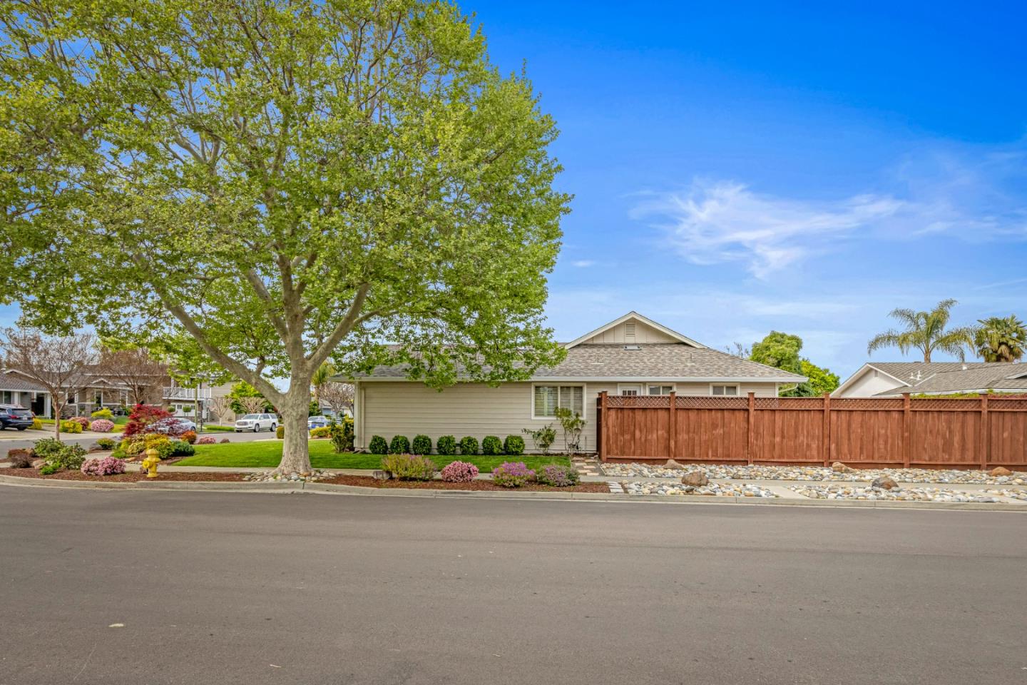 Detail Gallery Image 5 of 51 For 2356 Walden Sq, San Jose,  CA 95124 - 4 Beds | 2 Baths