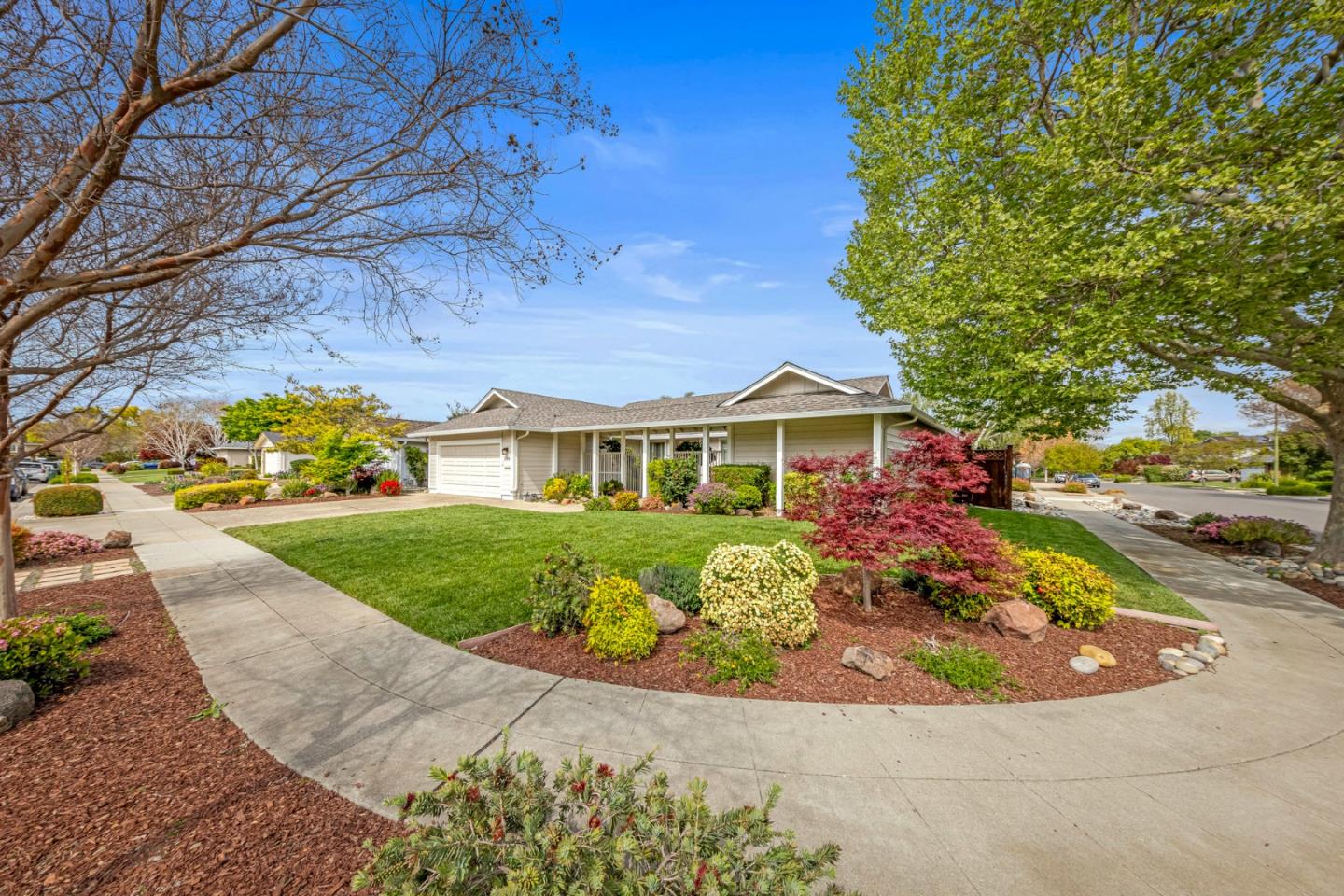 Detail Gallery Image 6 of 51 For 2356 Walden Sq, San Jose,  CA 95124 - 4 Beds | 2 Baths