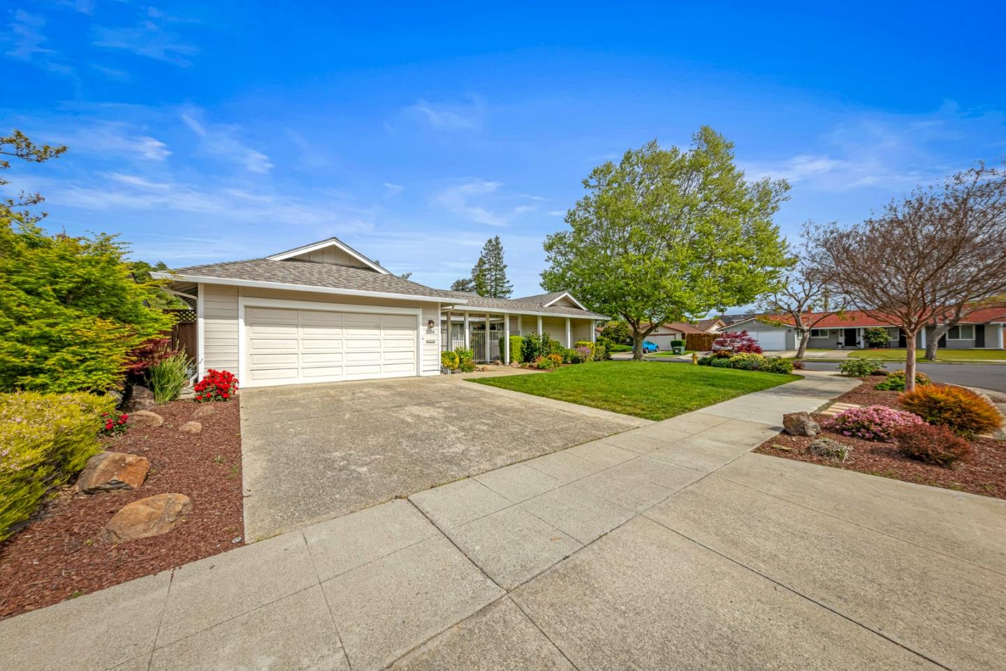 Detail Gallery Image 9 of 51 For 2356 Walden Sq, San Jose,  CA 95124 - 4 Beds | 2 Baths