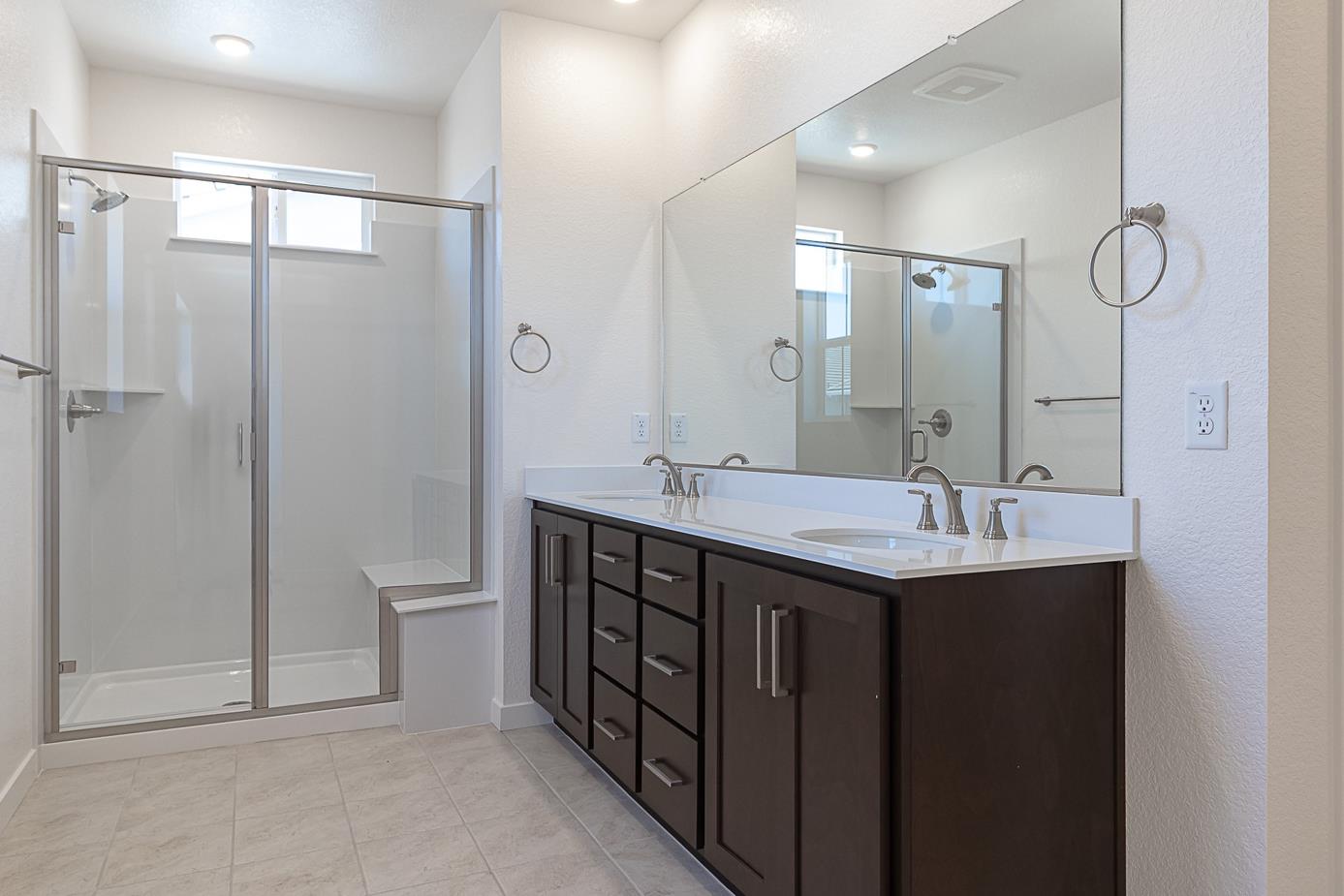 Detail Gallery Image 15 of 17 For 16013 Testarossa St, Lathrop,  CA 95330 - 4 Beds | 3 Baths
