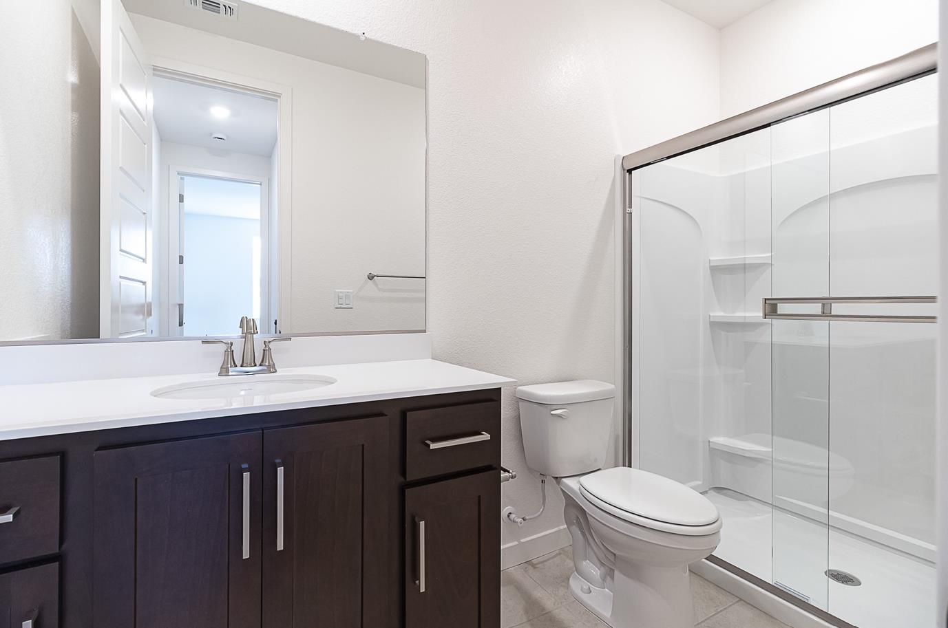Detail Gallery Image 4 of 17 For 16013 Testarossa St, Lathrop,  CA 95330 - 4 Beds | 3 Baths