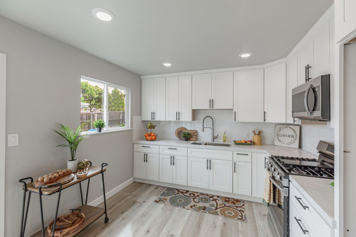 Detail Gallery Image 12 of 44 For 61 Verde Cir, Hollister,  CA 95023 - 3 Beds | 2 Baths