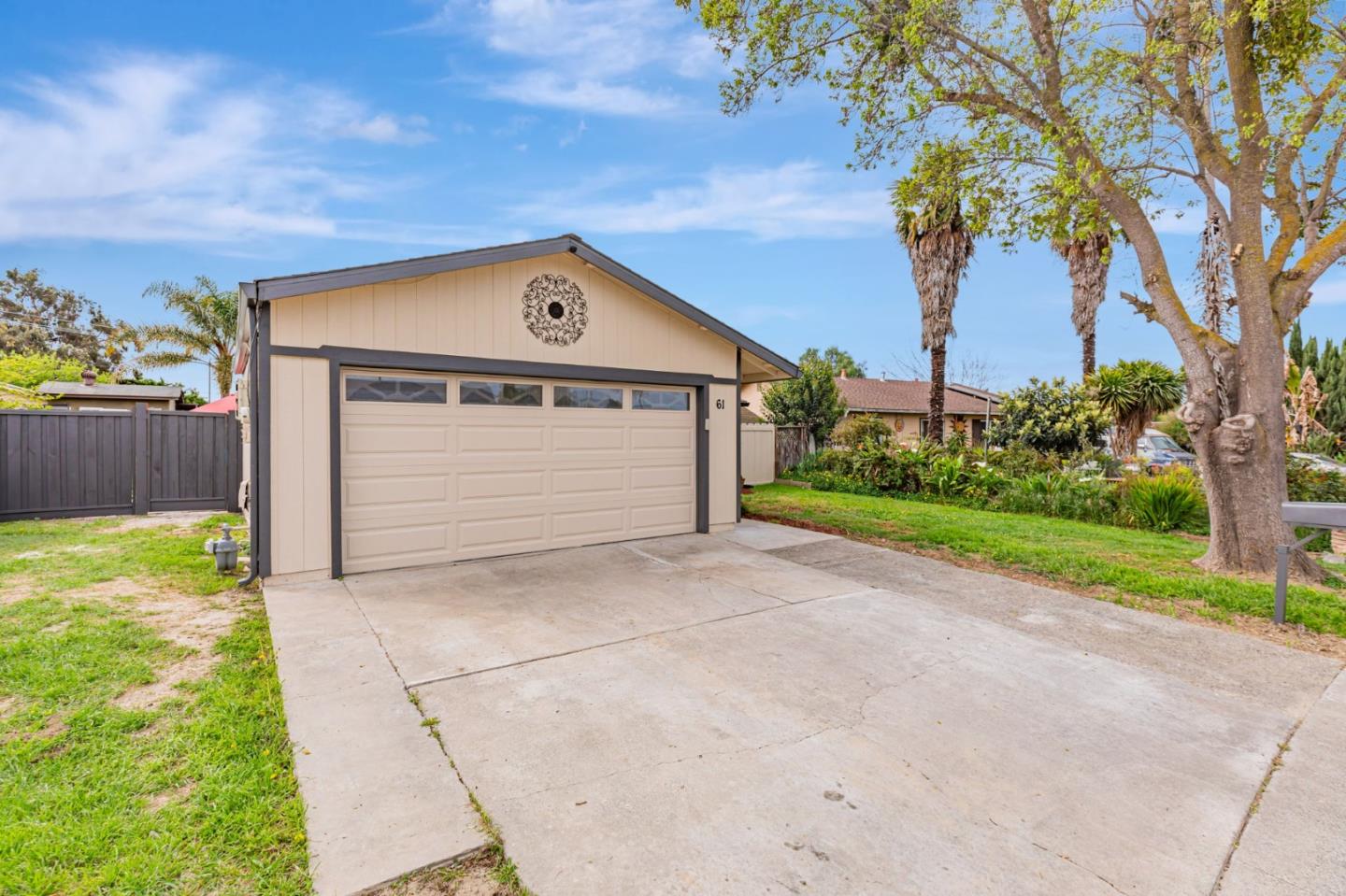 Detail Gallery Image 3 of 44 For 61 Verde Cir, Hollister,  CA 95023 - 3 Beds | 2 Baths