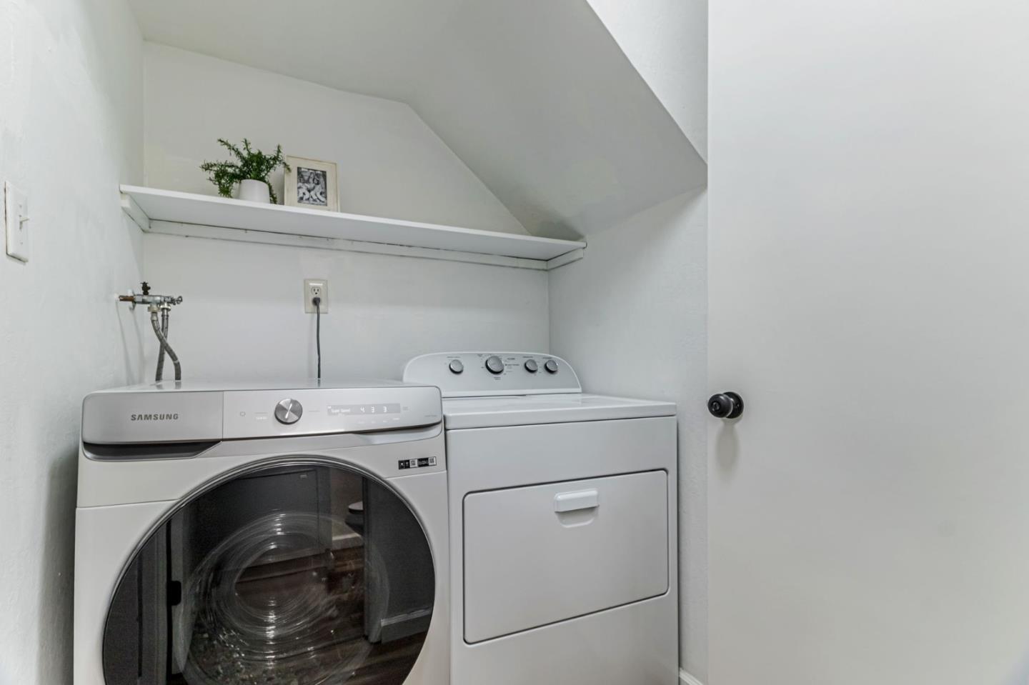 Detail Gallery Image 20 of 26 For 153 Brahms Way, Sunnyvale,  CA 94087 - 3 Beds | 2/1 Baths