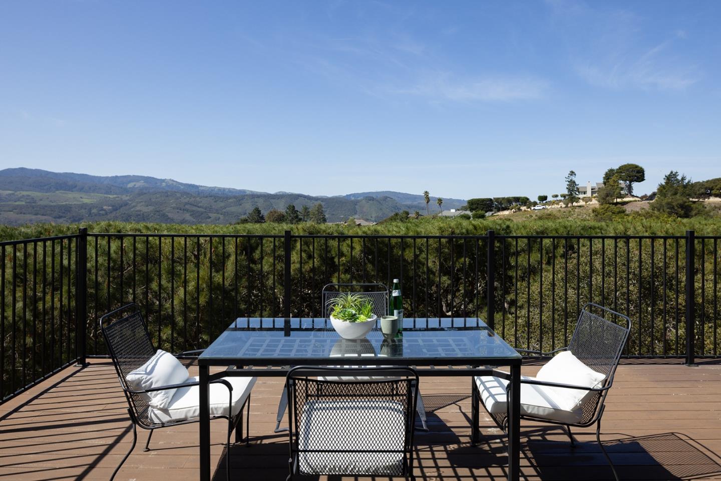 Detail Gallery Image 16 of 28 For 25450 via Cicindela, Carmel Valley,  CA 93923 - 3 Beds | 2/1 Baths