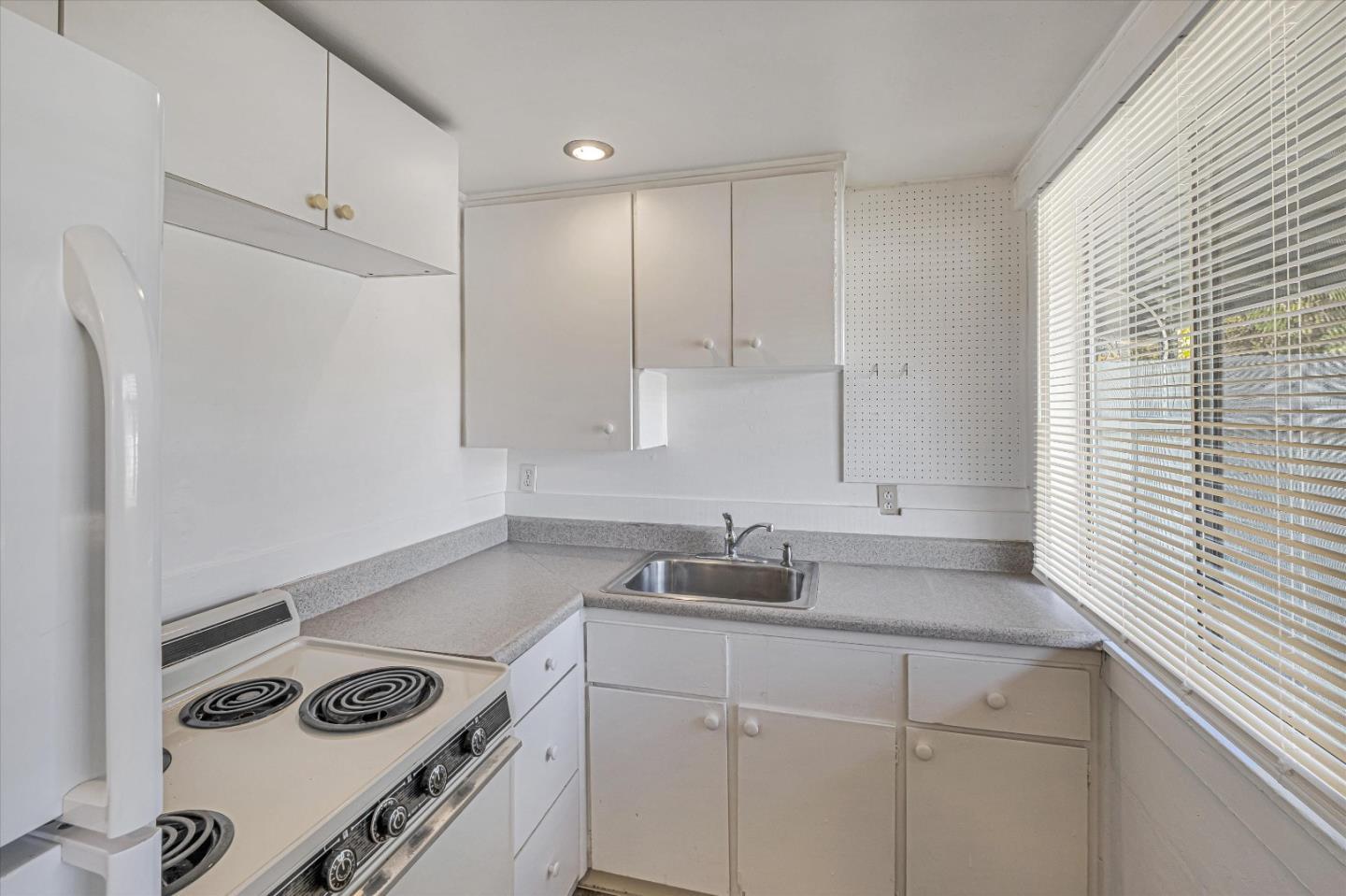 Detail Gallery Image 3 of 44 For 2735-2737 Soquel Ave, Santa Cruz,  CA 95062 - – Beds | – Baths