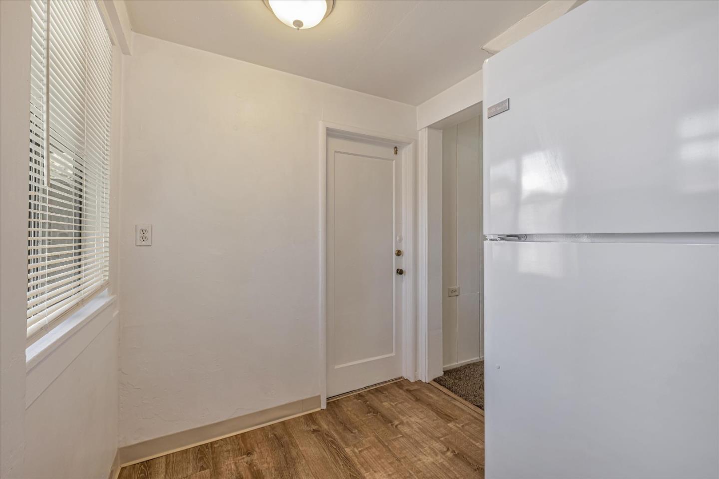 Detail Gallery Image 4 of 44 For 2735-2737 Soquel Ave, Santa Cruz,  CA 95062 - – Beds | – Baths