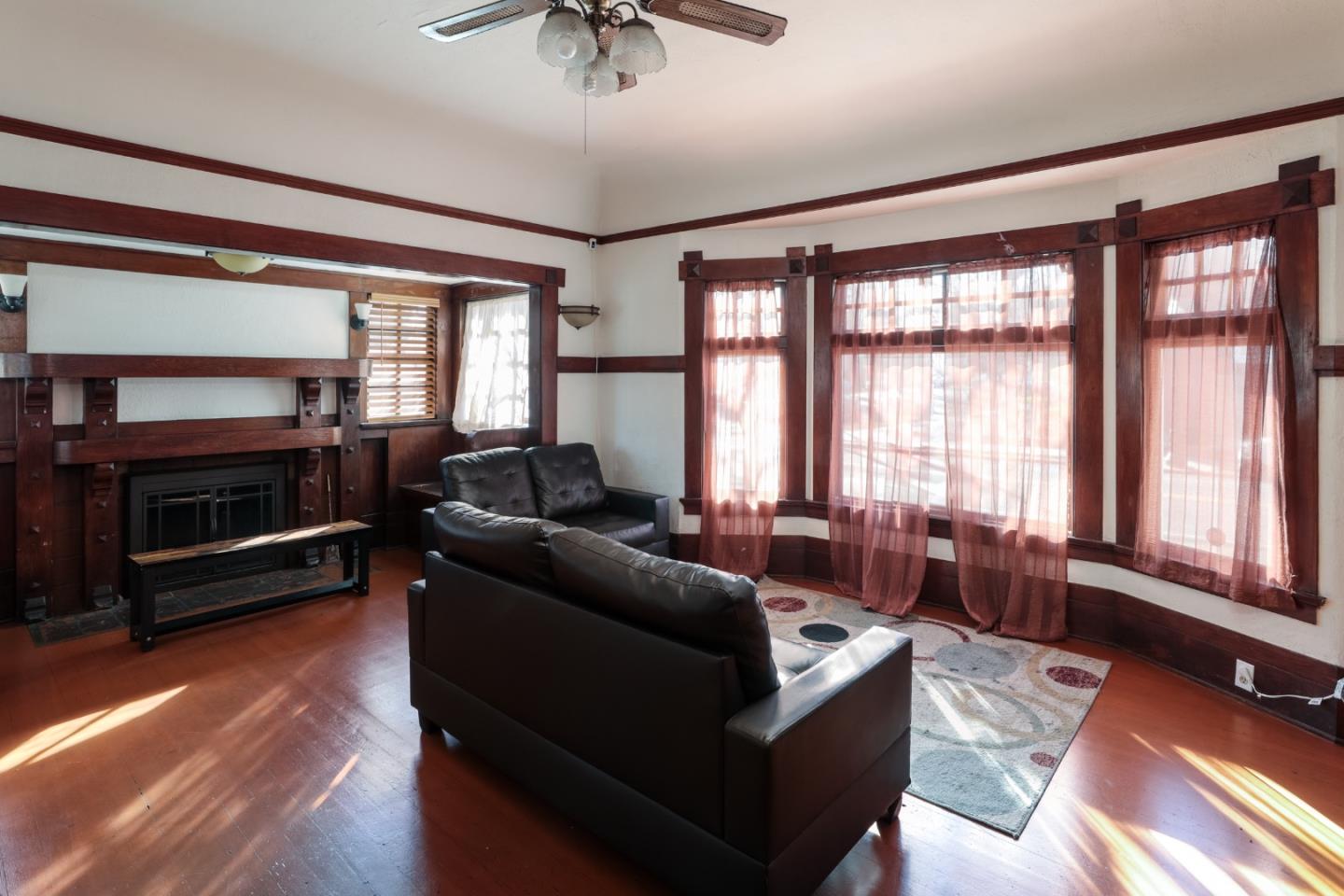 Detail Gallery Image 13 of 24 For 499 S 5th St, San Jose,  CA 95112 - 7 Beds | 4/1 Baths
