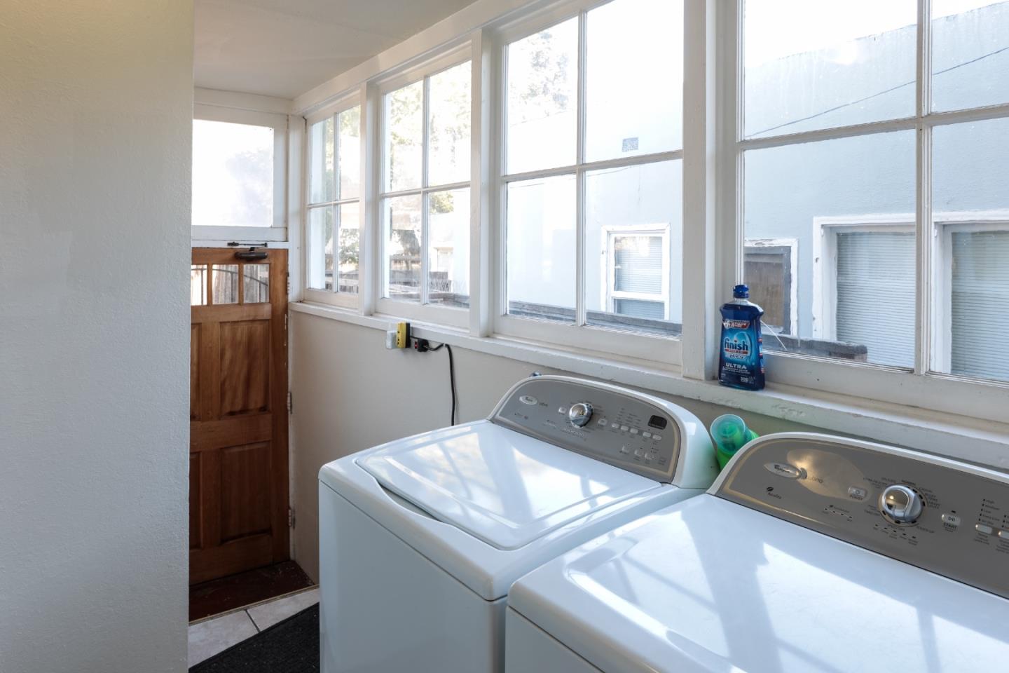 Detail Gallery Image 17 of 24 For 499 S 5th St, San Jose,  CA 95112 - 7 Beds | 4/1 Baths