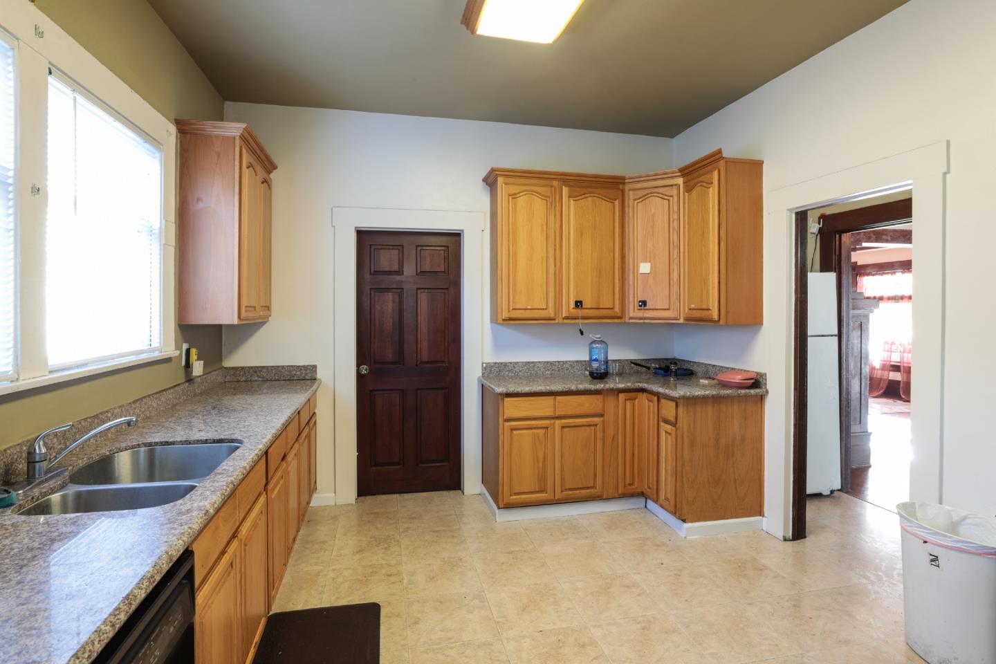 Detail Gallery Image 18 of 24 For 499 S 5th St, San Jose,  CA 95112 - 7 Beds | 4/1 Baths