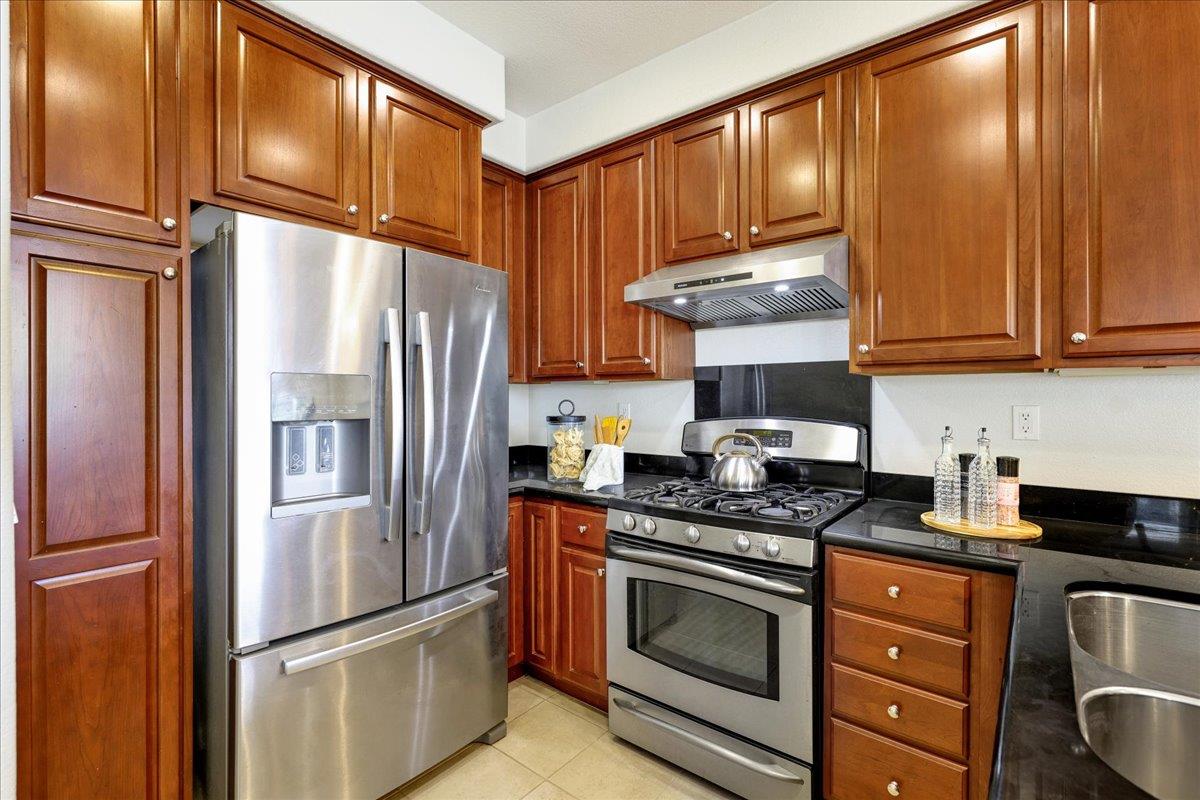 Detail Gallery Image 16 of 71 For 1283 De Altura Cmn, San Jose,  CA 95126 - 2 Beds | 2/1 Baths