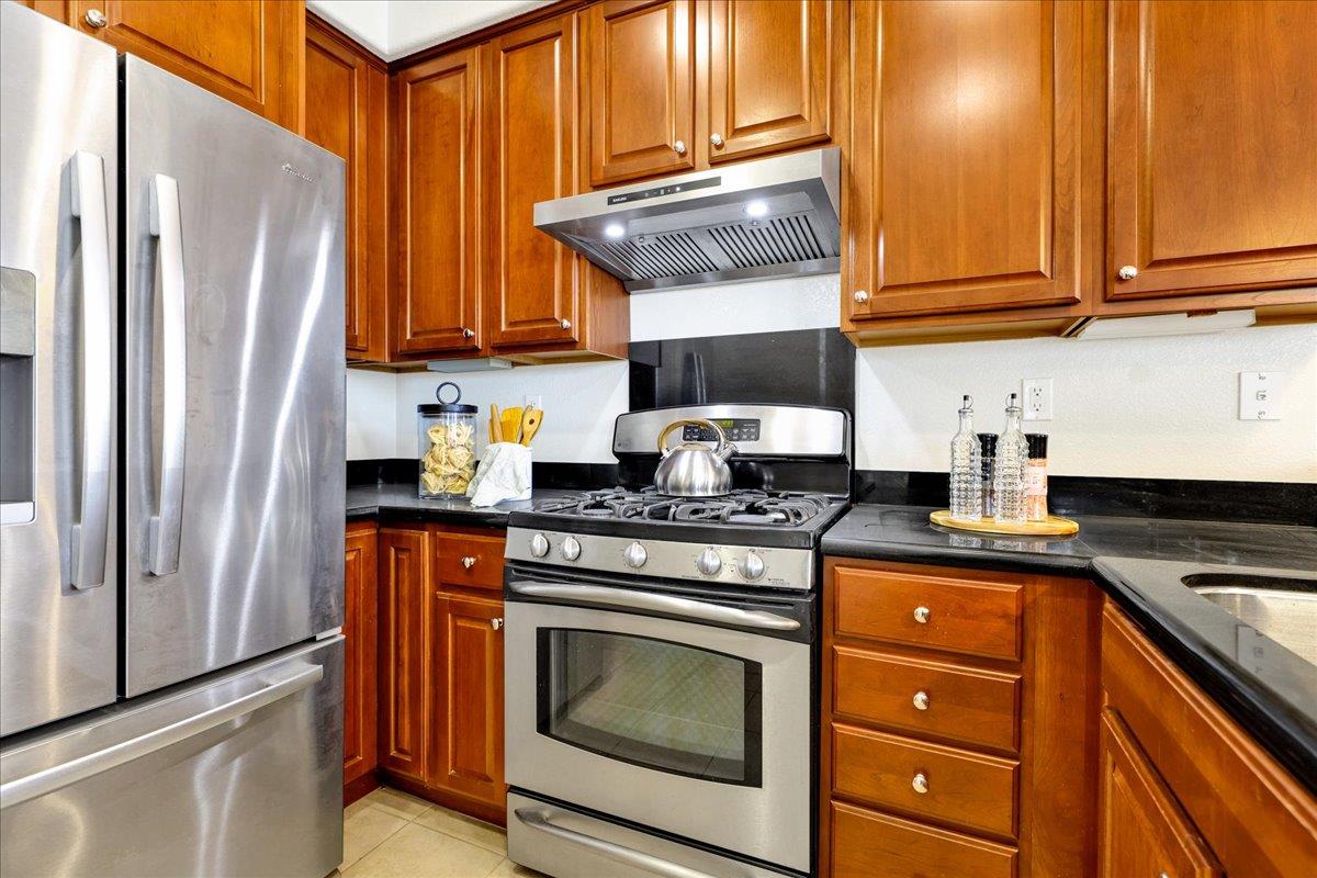 Detail Gallery Image 20 of 71 For 1283 De Altura Cmn, San Jose,  CA 95126 - 2 Beds | 2/1 Baths