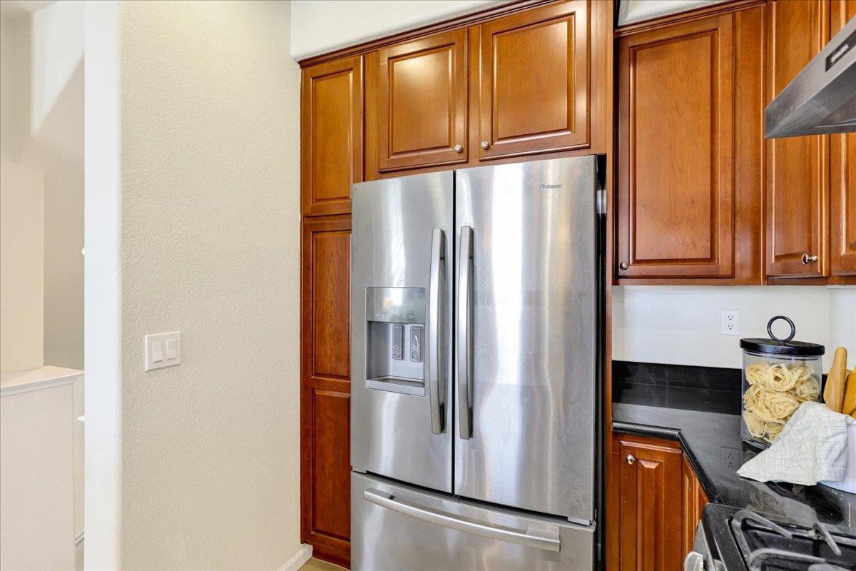 Detail Gallery Image 21 of 71 For 1283 De Altura Cmn, San Jose,  CA 95126 - 2 Beds | 2/1 Baths