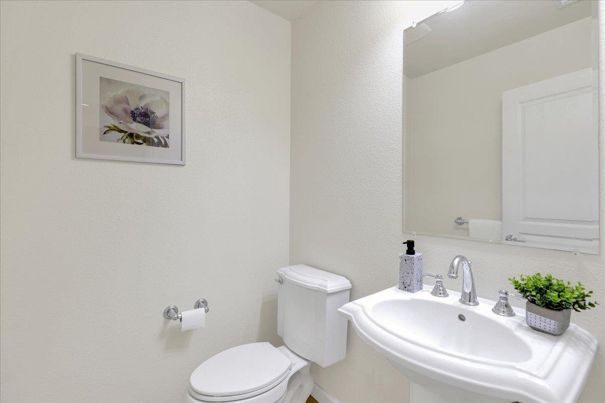 Detail Gallery Image 22 of 71 For 1283 De Altura Cmn, San Jose,  CA 95126 - 2 Beds | 2/1 Baths