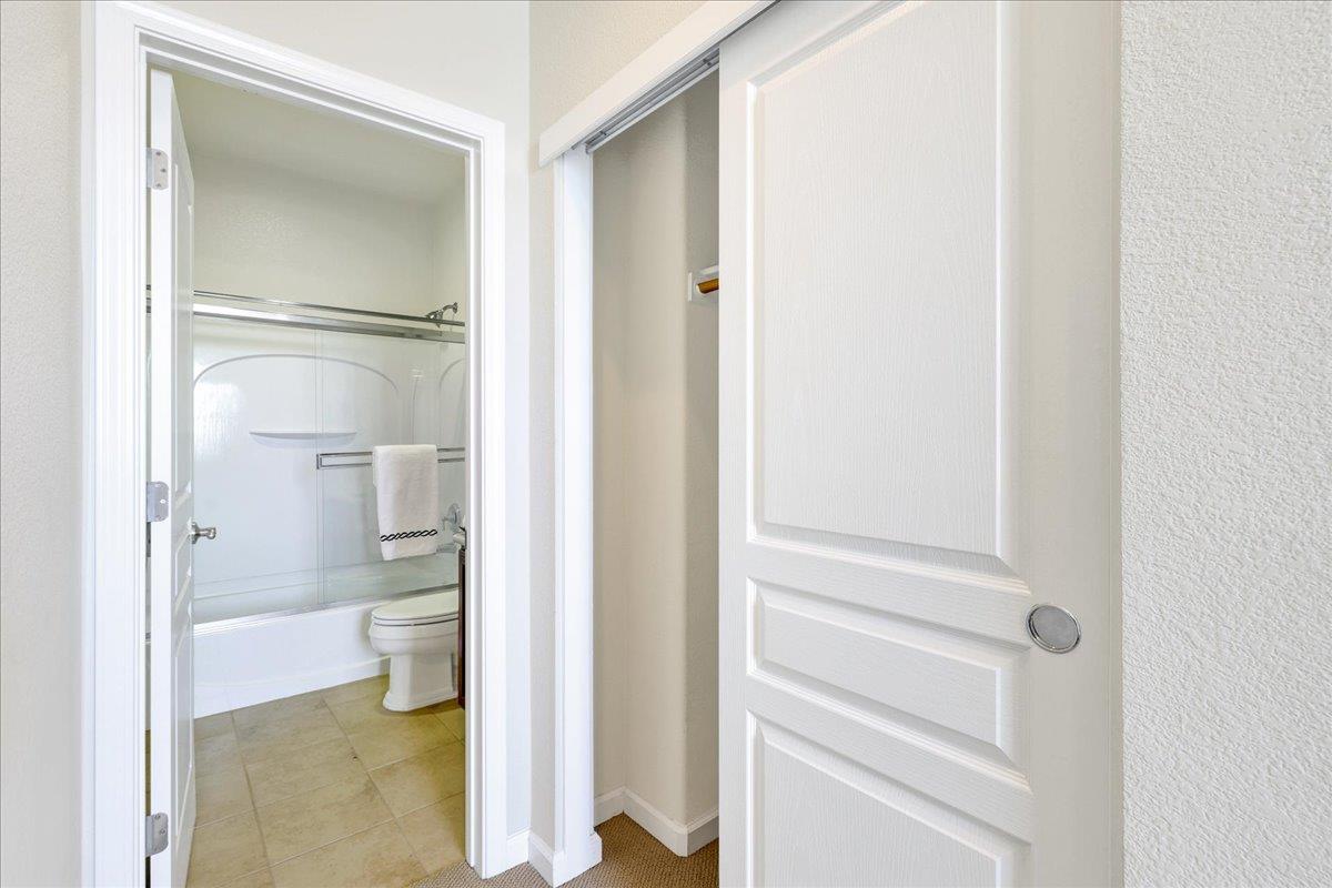 Detail Gallery Image 30 of 71 For 1283 De Altura Cmn, San Jose,  CA 95126 - 2 Beds | 2/1 Baths
