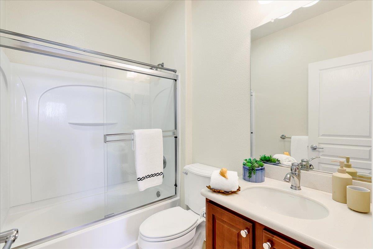 Detail Gallery Image 31 of 71 For 1283 De Altura Cmn, San Jose,  CA 95126 - 2 Beds | 2/1 Baths