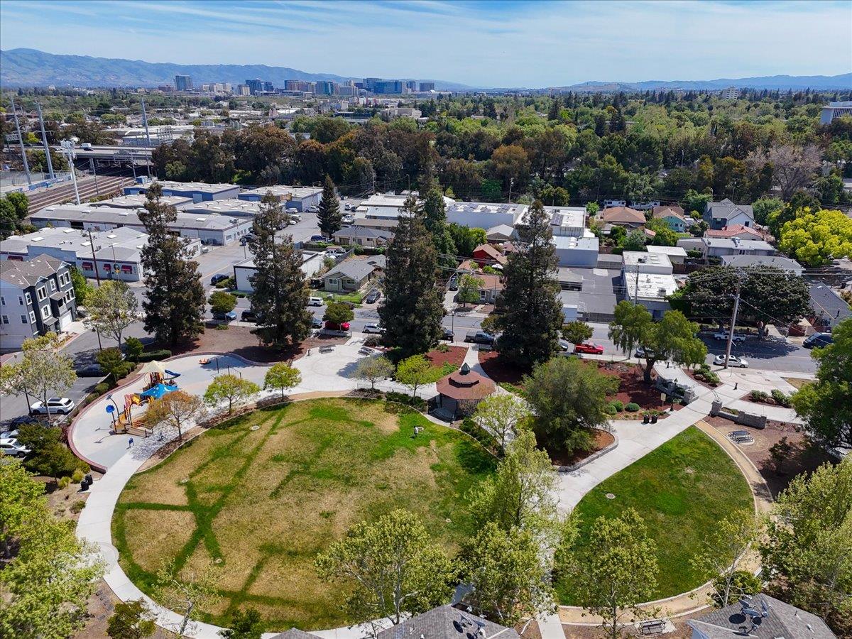 Detail Gallery Image 48 of 71 For 1283 De Altura Cmn, San Jose,  CA 95126 - 2 Beds | 2/1 Baths