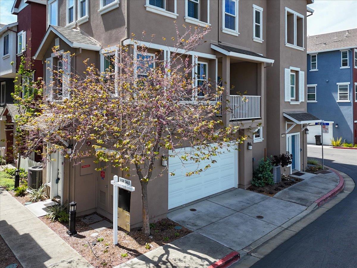 Detail Gallery Image 60 of 71 For 1283 De Altura Cmn, San Jose,  CA 95126 - 2 Beds | 2/1 Baths