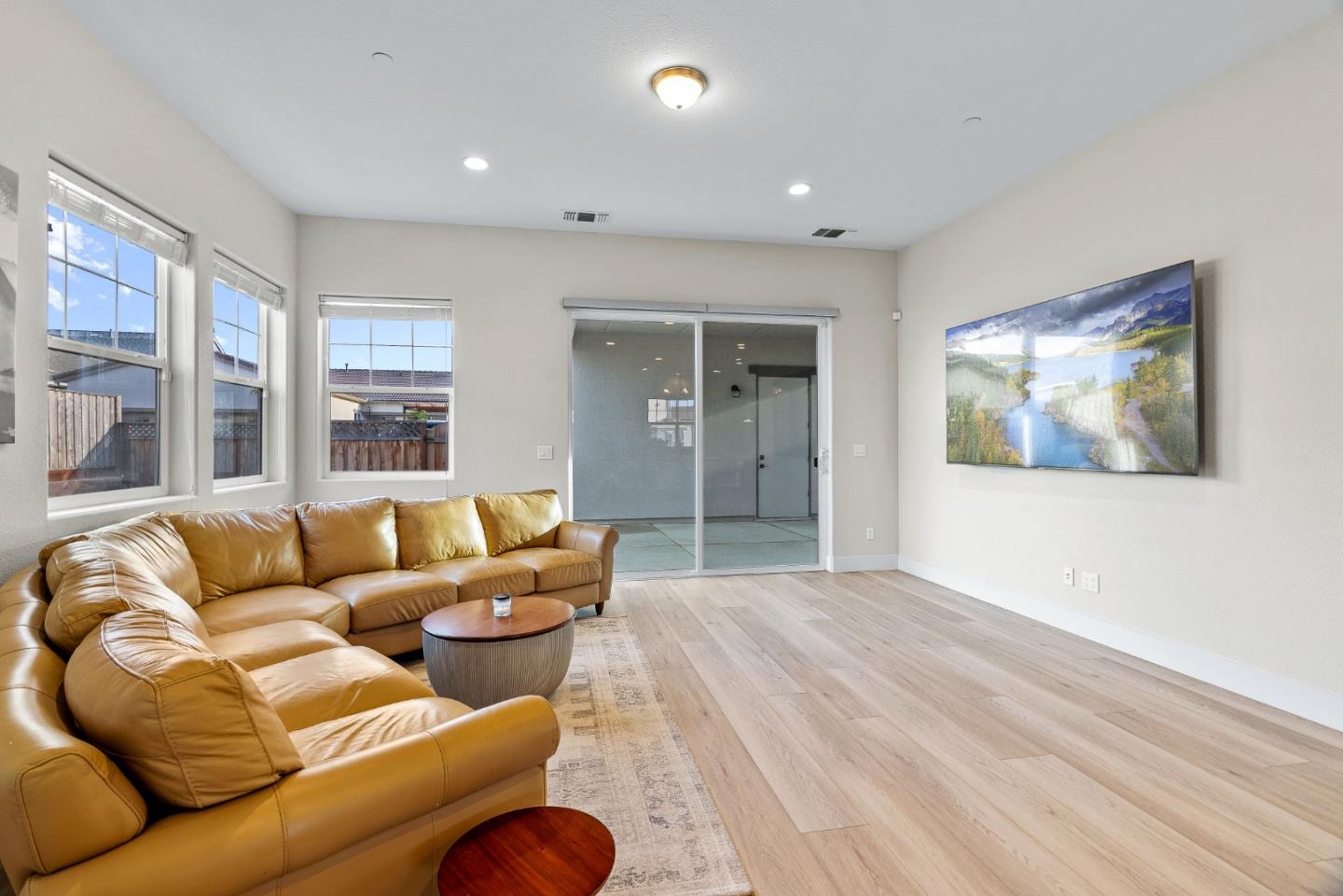 Detail Gallery Image 18 of 51 For 478 Lassen Way, Marina,  CA 93933 - 4 Beds | 2/1 Baths