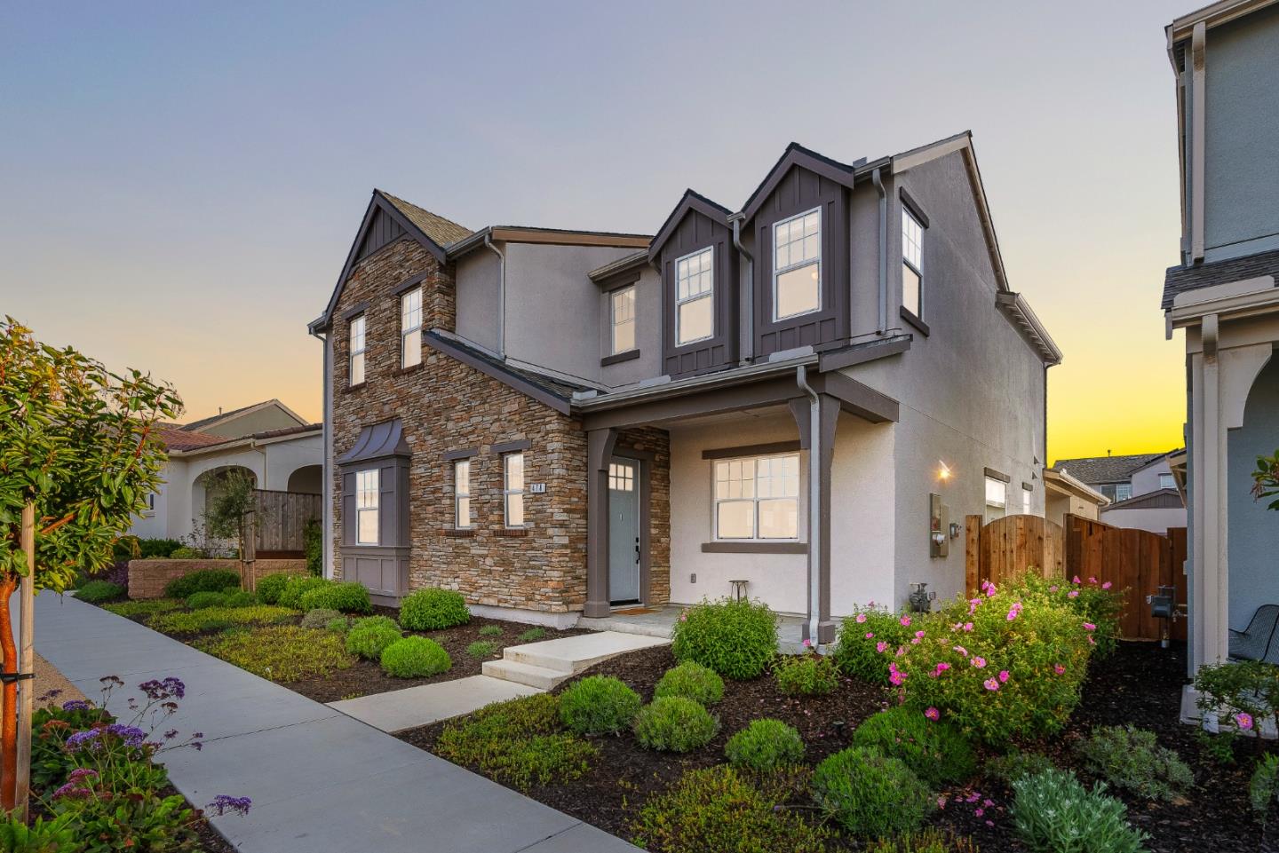 Detail Gallery Image 6 of 51 For 478 Lassen Way, Marina,  CA 93933 - 4 Beds | 2/1 Baths