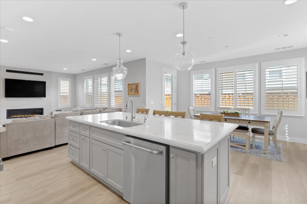 Detail Gallery Image 10 of 34 For 277 Skyview Dr, Marina,  CA 93933 - 4 Beds | 3 Baths