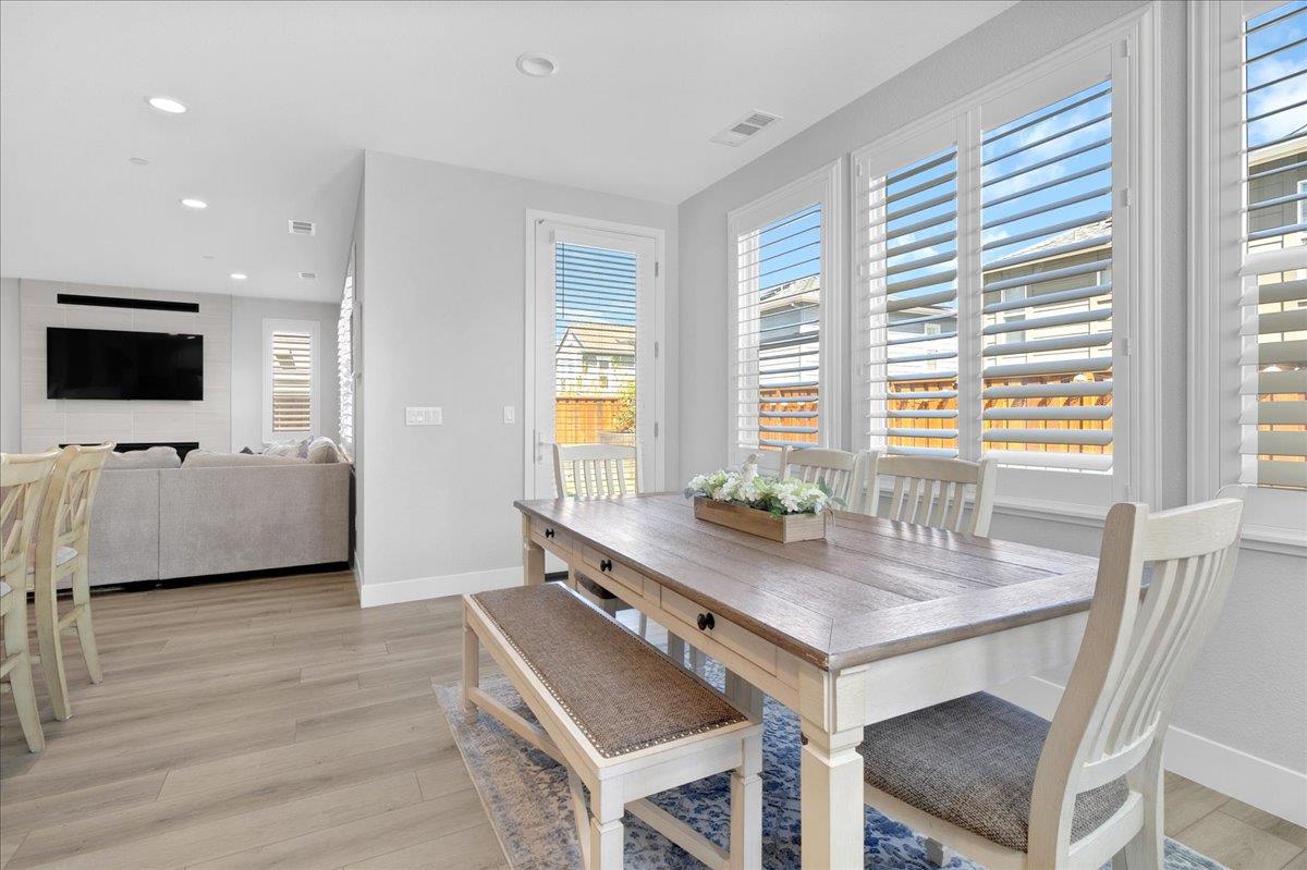 Detail Gallery Image 13 of 34 For 277 Skyview Dr, Marina,  CA 93933 - 4 Beds | 3 Baths