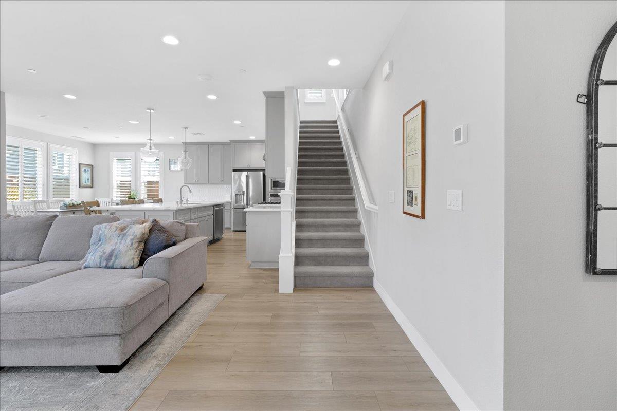 Detail Gallery Image 15 of 34 For 277 Skyview Dr, Marina,  CA 93933 - 4 Beds | 3 Baths