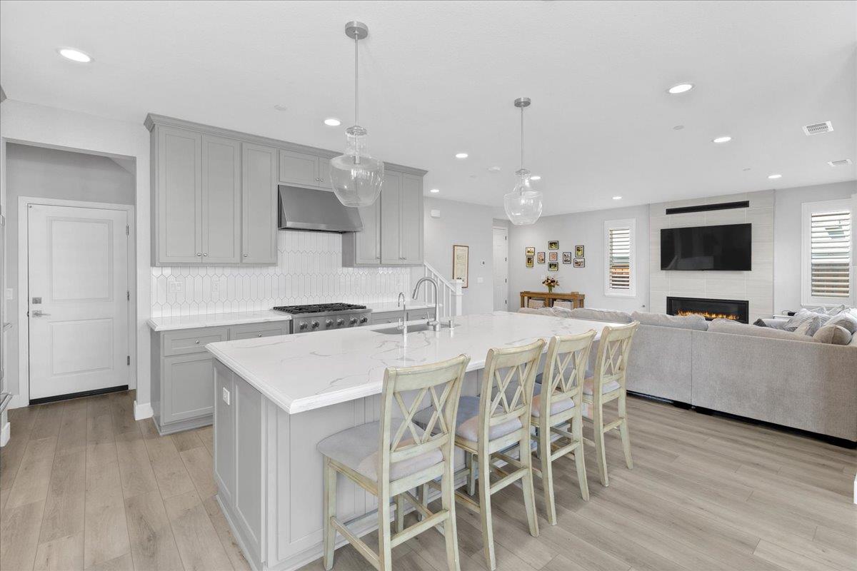 Detail Gallery Image 9 of 34 For 277 Skyview Dr, Marina,  CA 93933 - 4 Beds | 3 Baths