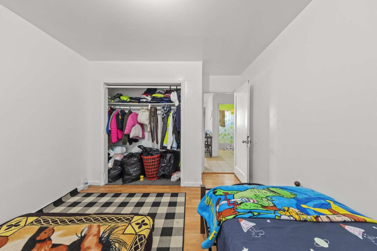 Detail Gallery Image 10 of 12 For 757 Warrington Ave, Redwood City,  CA 94063 - – Beds | – Baths