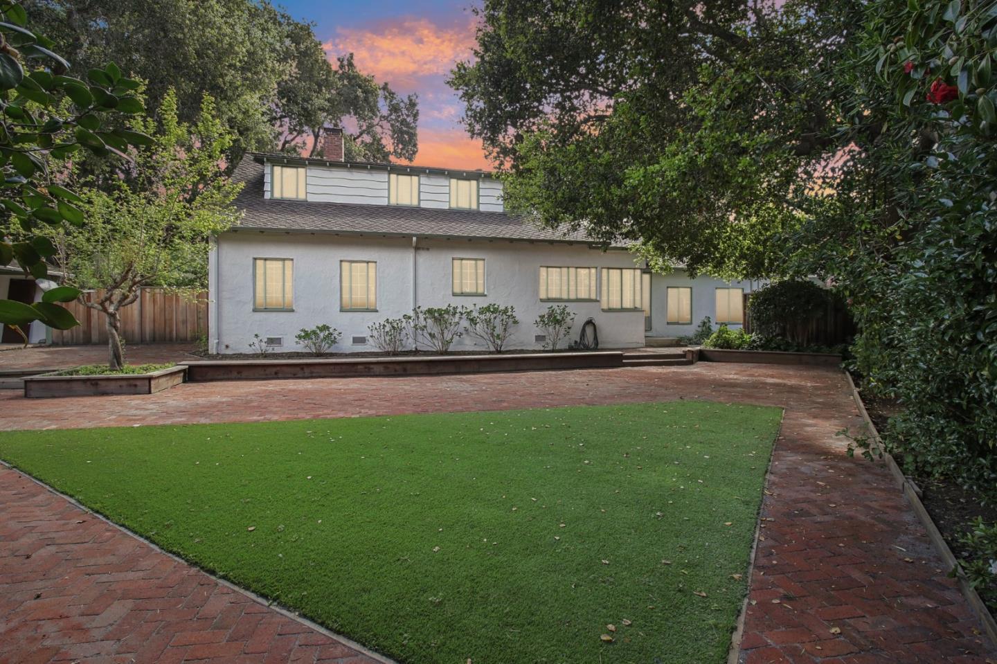 Detail Gallery Image 16 of 81 For 1040 Creek Dr, Menlo Park,  CA 94025 - 4 Beds | 2 Baths