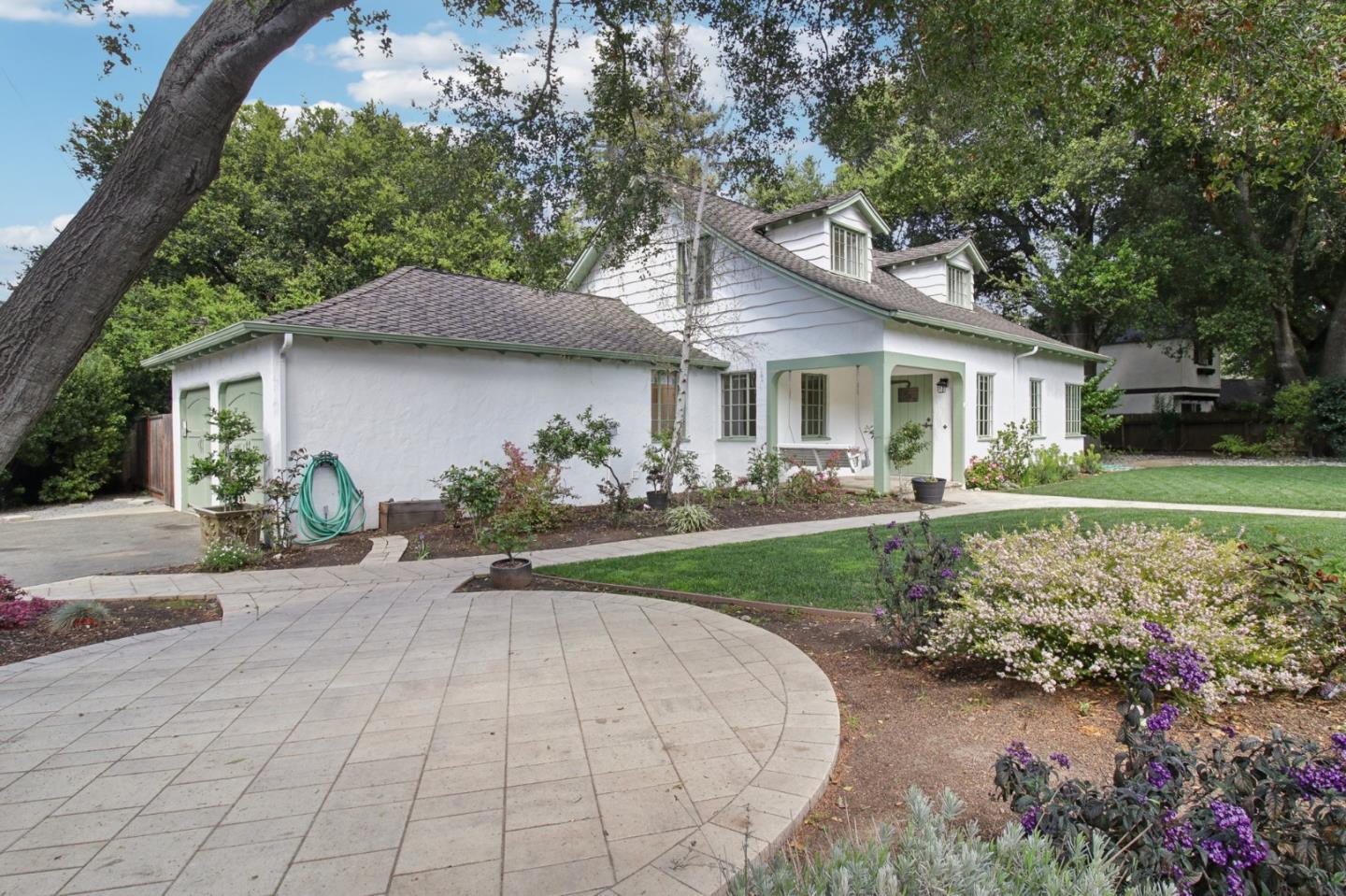 Detail Gallery Image 17 of 81 For 1040 Creek Dr, Menlo Park,  CA 94025 - 4 Beds | 2 Baths