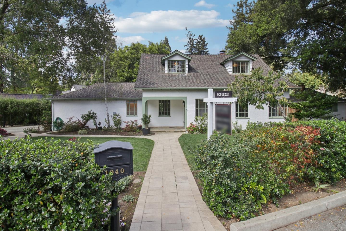 Detail Gallery Image 22 of 81 For 1040 Creek Dr, Menlo Park,  CA 94025 - 4 Beds | 2 Baths