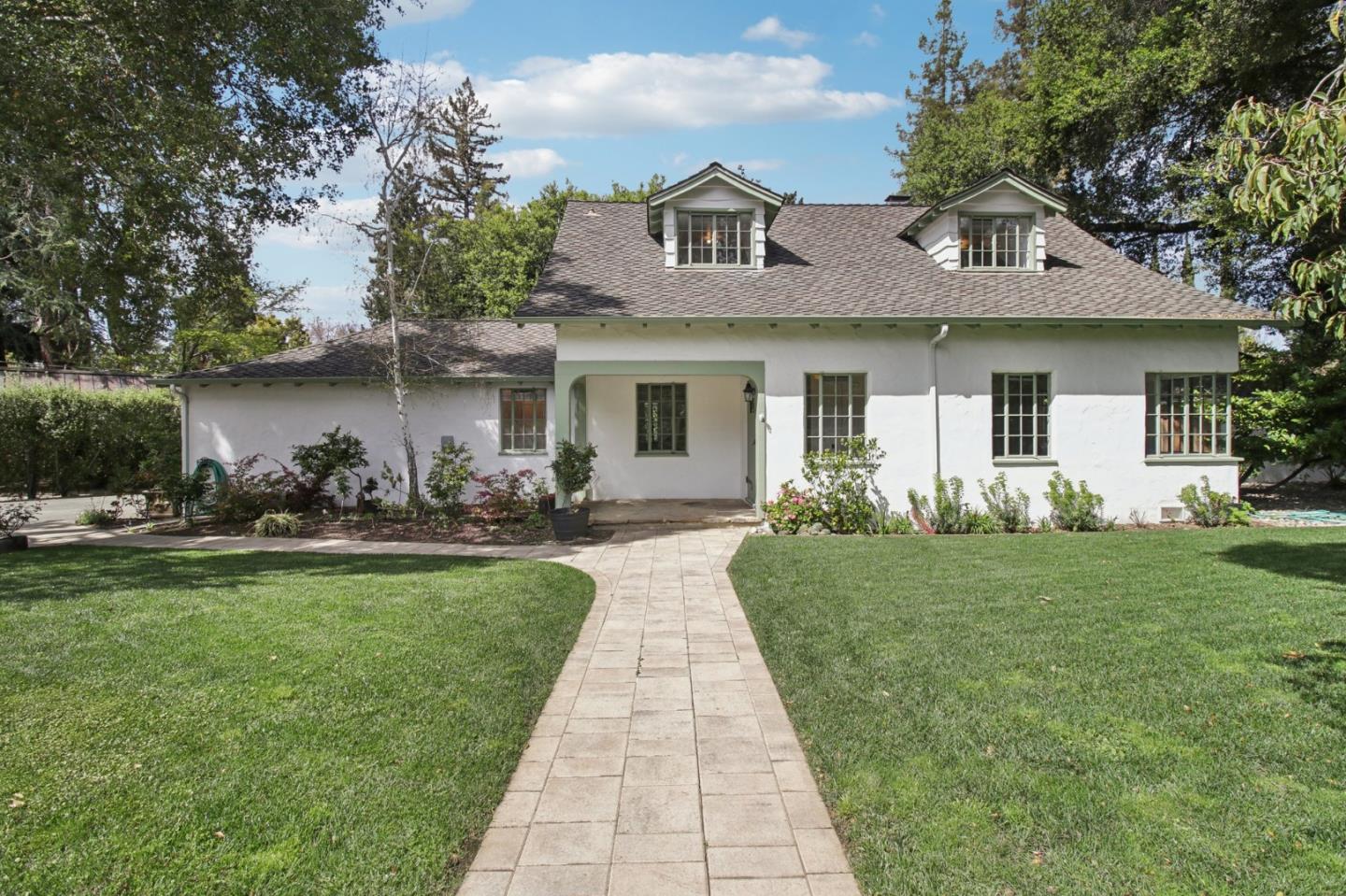 Detail Gallery Image 23 of 81 For 1040 Creek Dr, Menlo Park,  CA 94025 - 4 Beds | 2 Baths