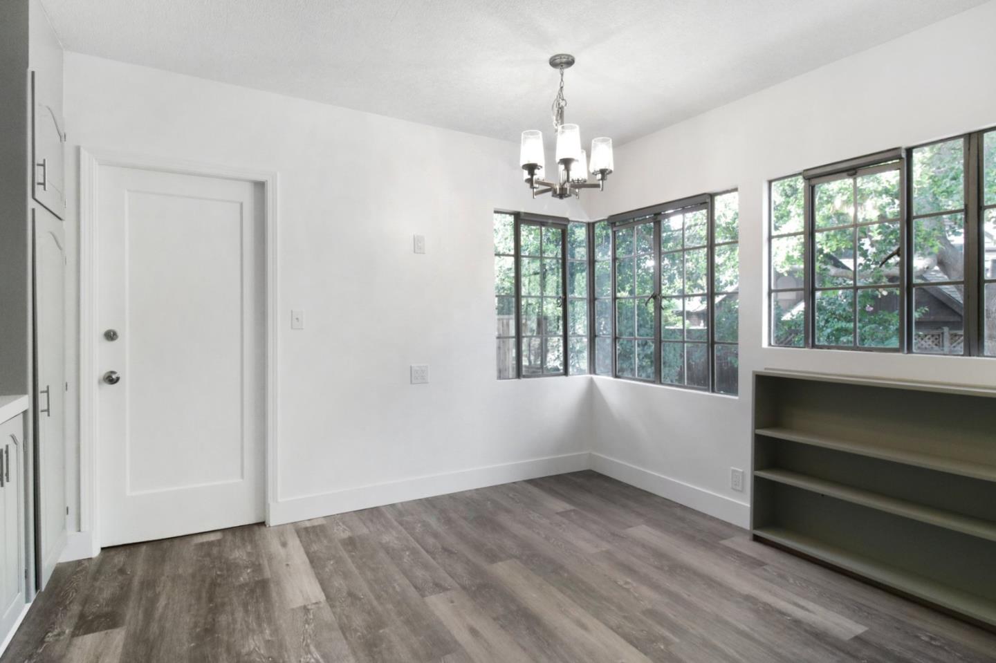 Detail Gallery Image 46 of 81 For 1040 Creek Dr, Menlo Park,  CA 94025 - 4 Beds | 2 Baths