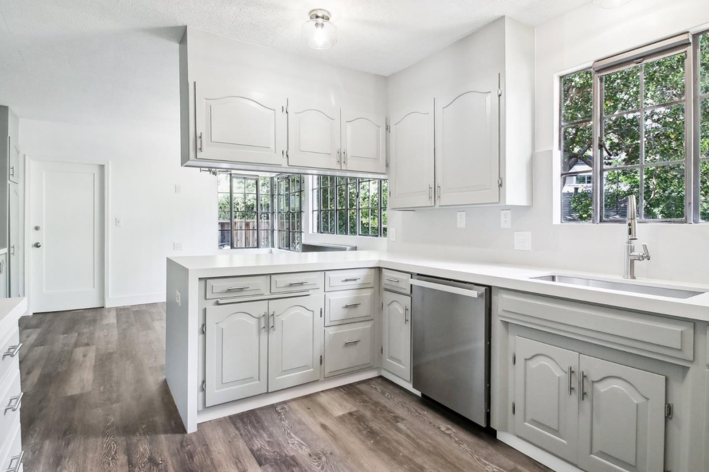 Detail Gallery Image 50 of 81 For 1040 Creek Dr, Menlo Park,  CA 94025 - 4 Beds | 2 Baths