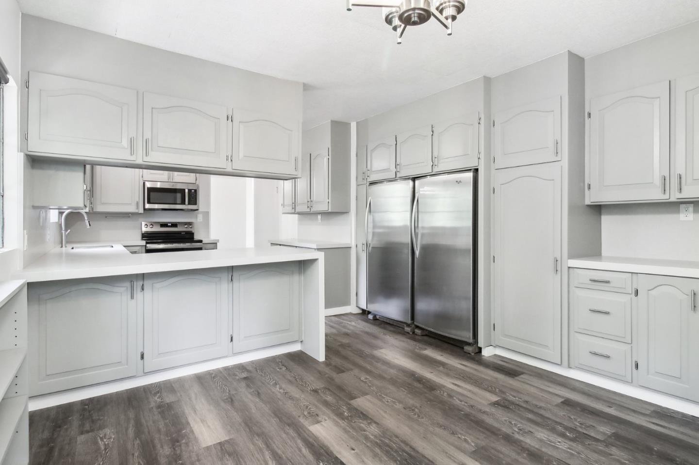 Detail Gallery Image 55 of 81 For 1040 Creek Dr, Menlo Park,  CA 94025 - 4 Beds | 2 Baths