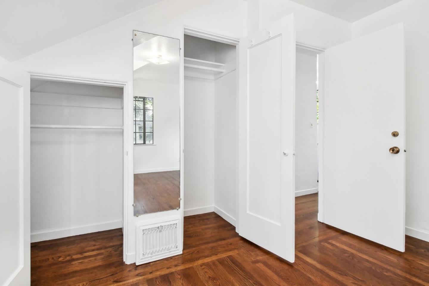 Detail Gallery Image 71 of 81 For 1040 Creek Dr, Menlo Park,  CA 94025 - 4 Beds | 2 Baths