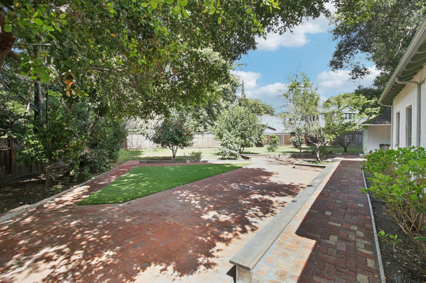 Detail Gallery Image 73 of 81 For 1040 Creek Dr, Menlo Park,  CA 94025 - 4 Beds | 2 Baths